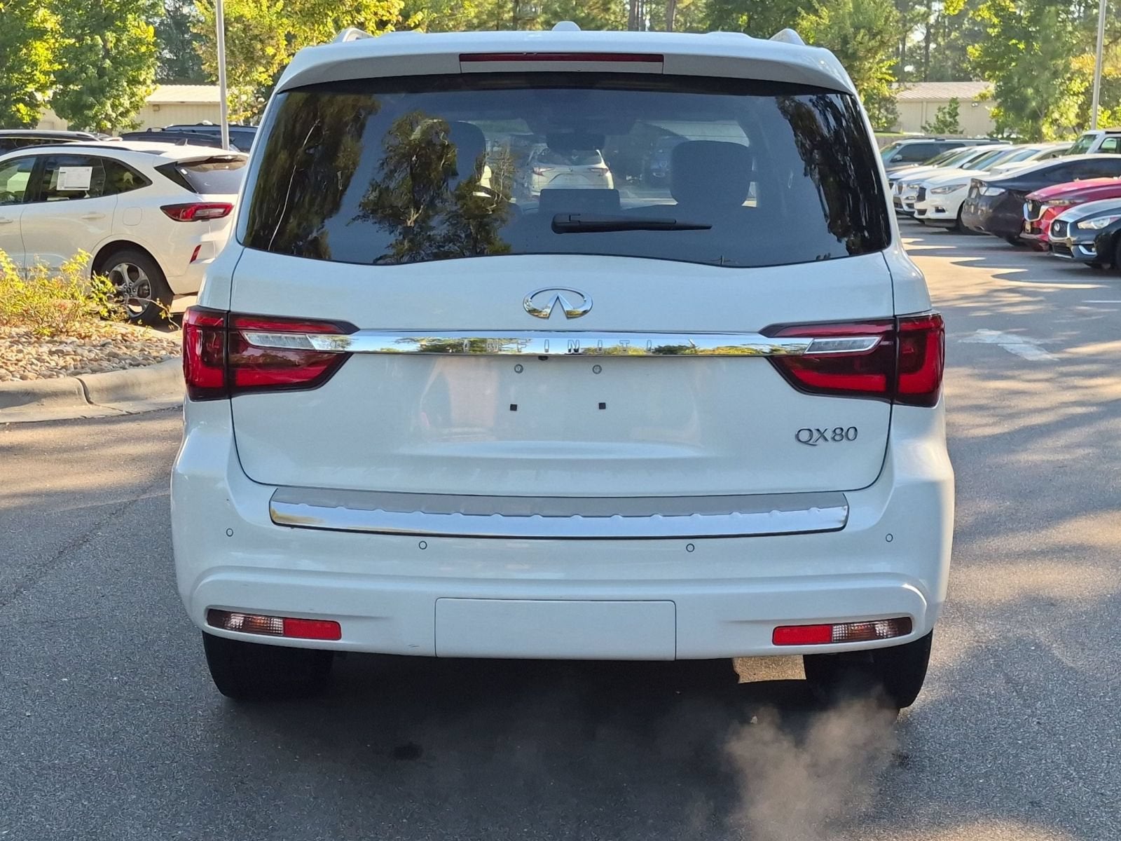 2023 INFINITI QX80 LUXE