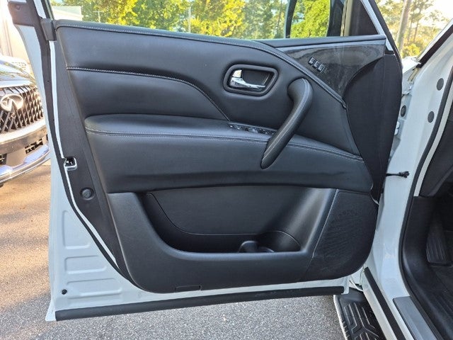 2023 INFINITI QX80 LUXE
