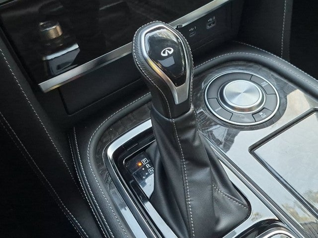 2023 INFINITI QX80 LUXE