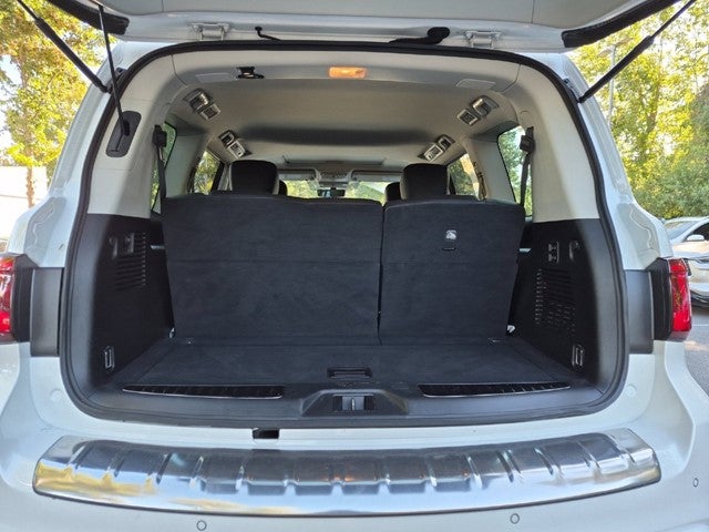 2023 INFINITI QX80 LUXE