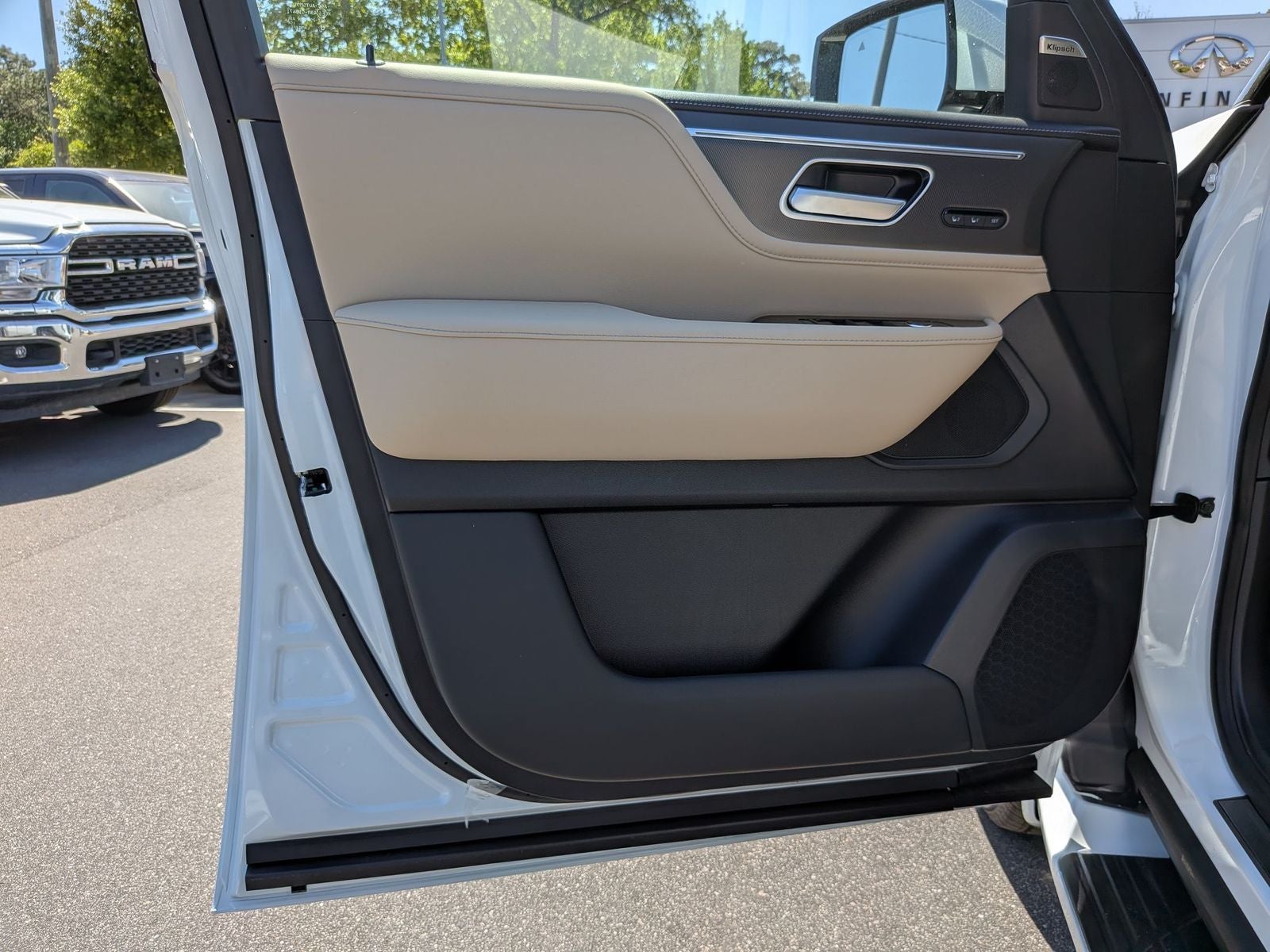 2026 INFINITI QX80 PURE