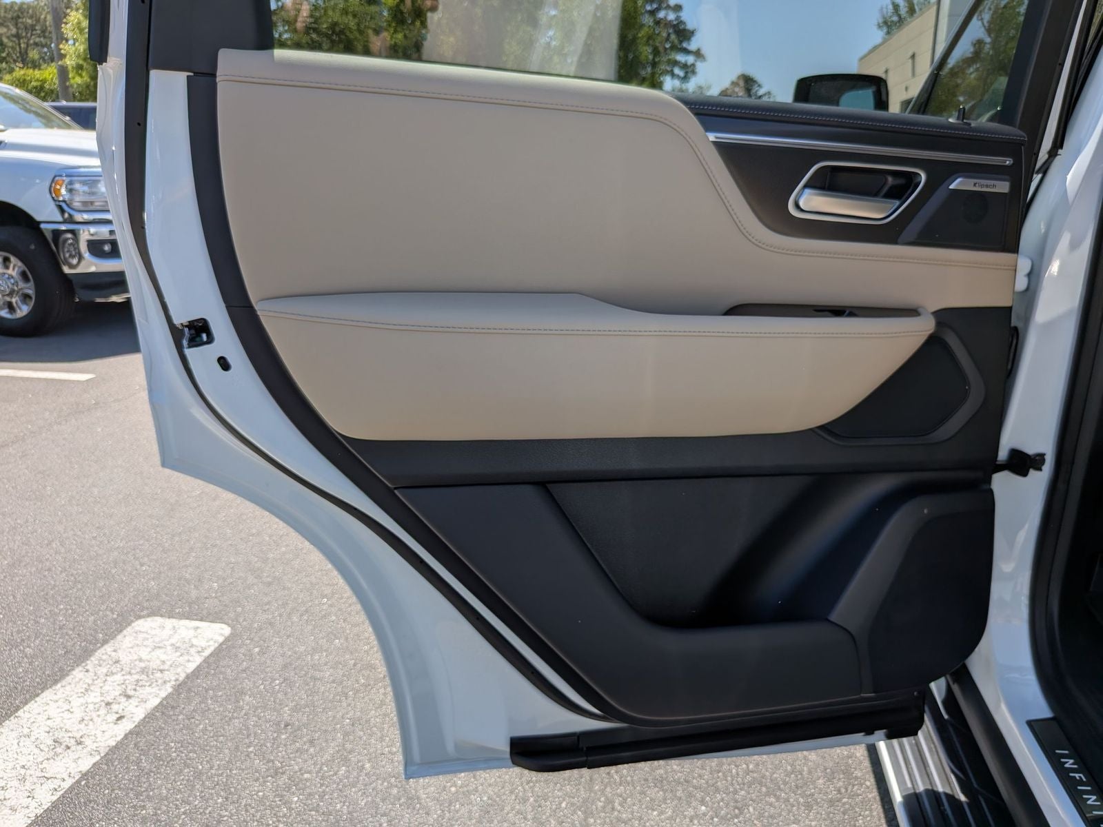 2026 INFINITI QX80 PURE