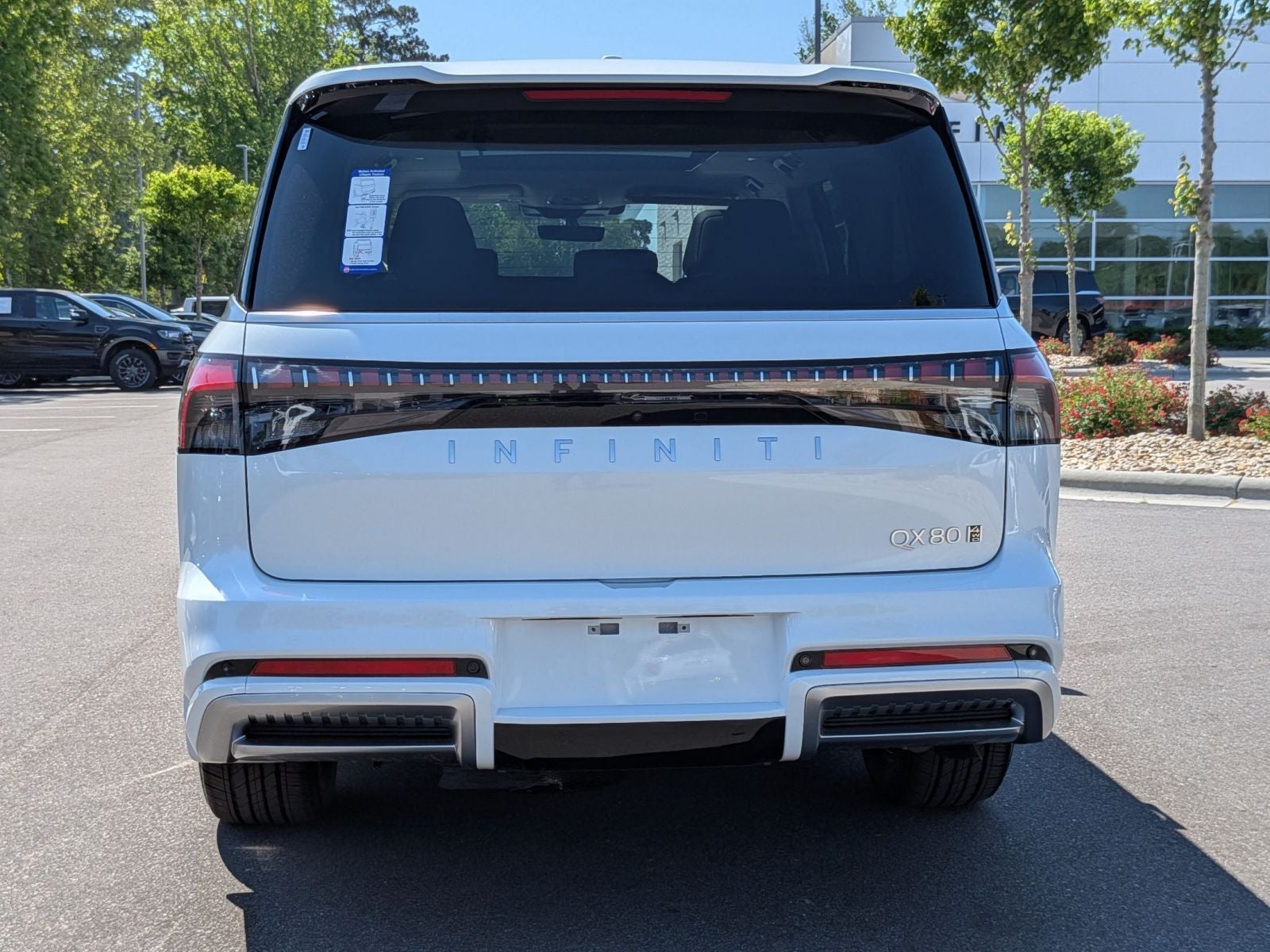 2026 INFINITI QX80 LUXE