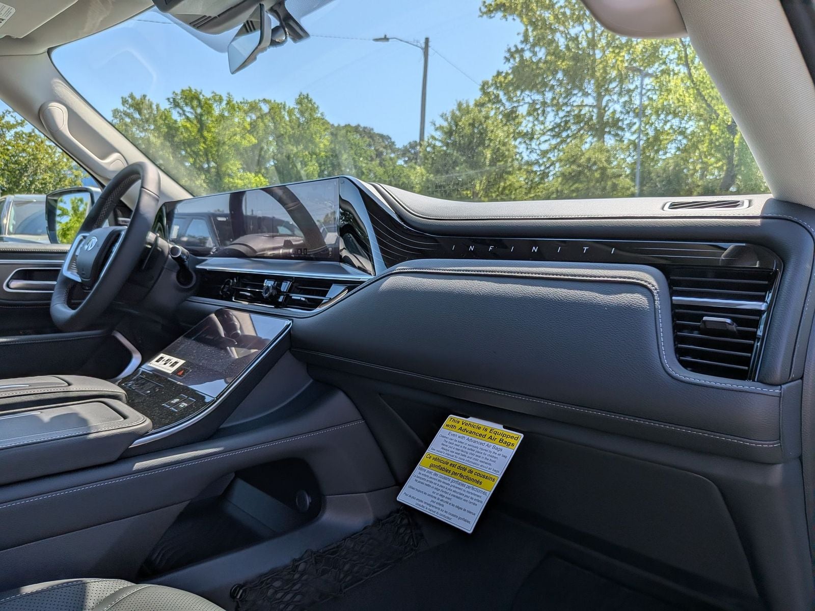 2026 INFINITI QX80 LUXE