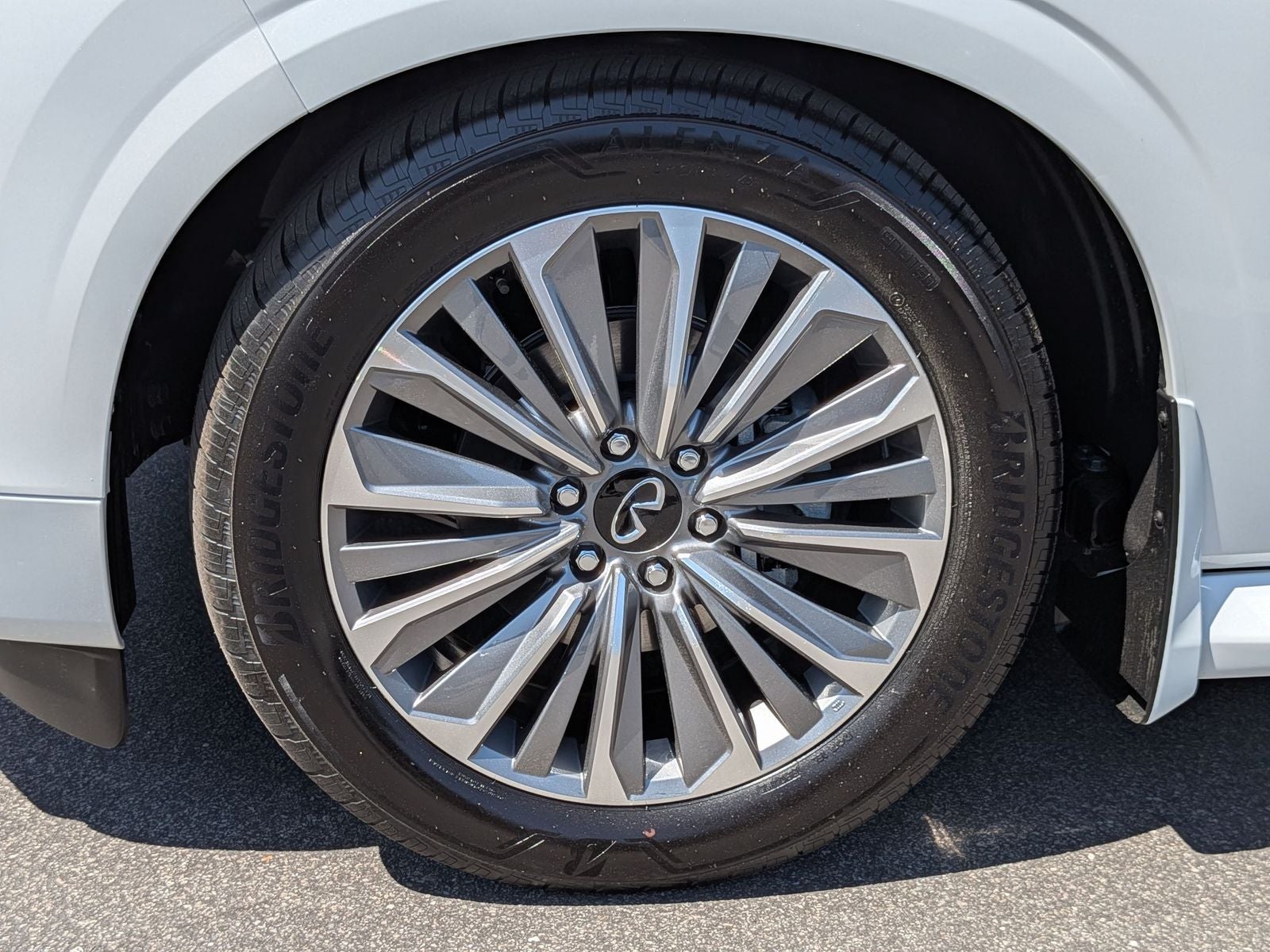 2026 INFINITI QX80 LUXE