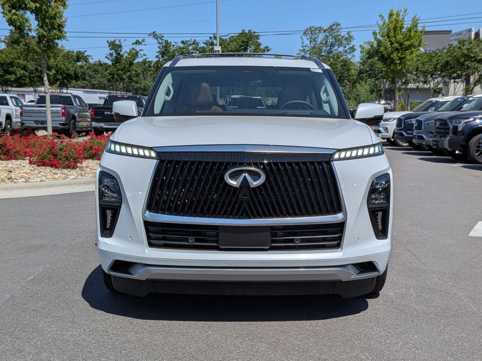 2026 INFINITI QX80 LUXE