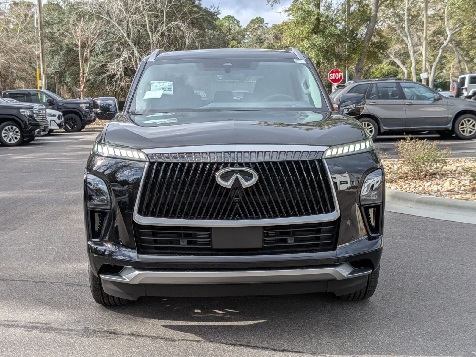 2026 INFINITI QX80 LUXE