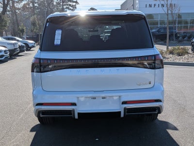 2026 INFINITI QX80 LUXE