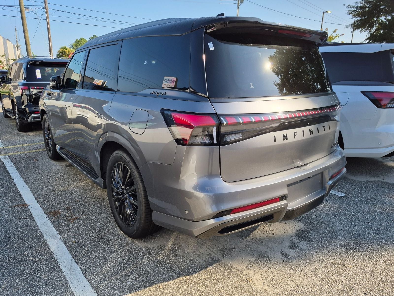 2027 INFINITI QX80 AUTOGRAPH