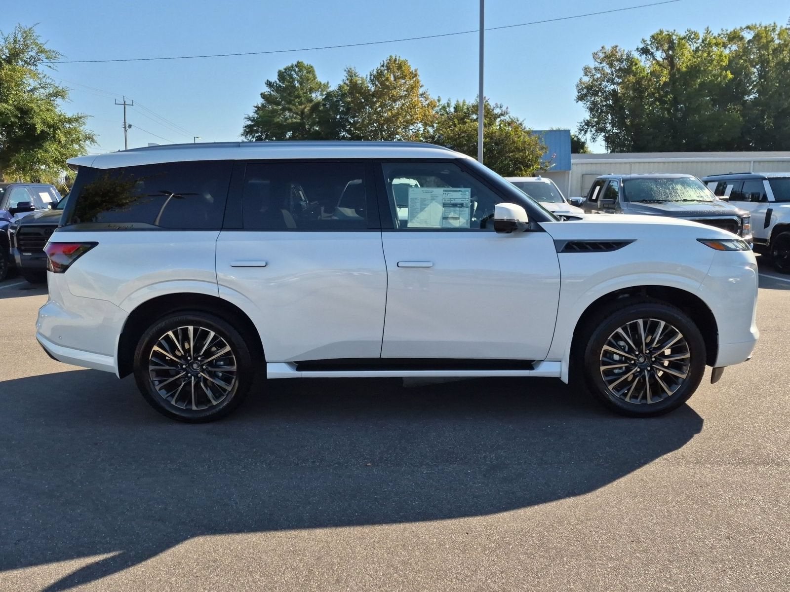 2027 INFINITI QX80 AUTOGRAPH