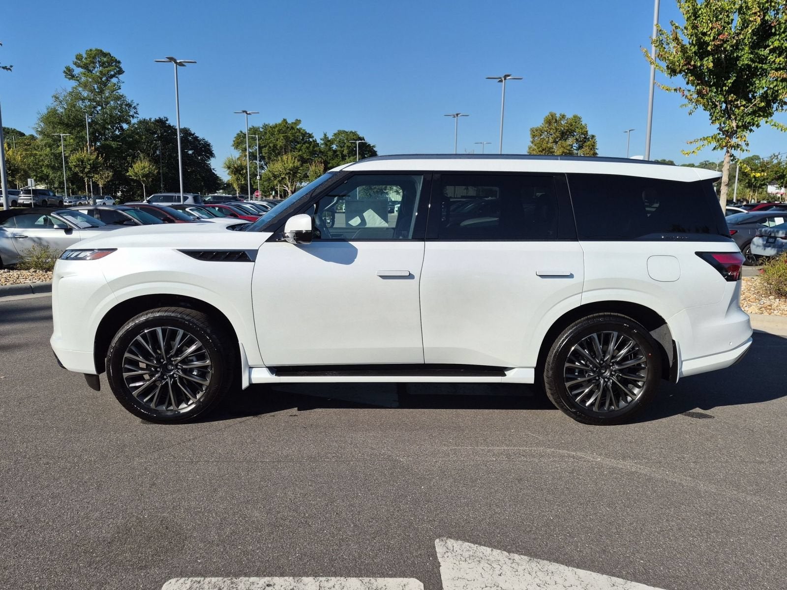 2027 INFINITI QX80 AUTOGRAPH
