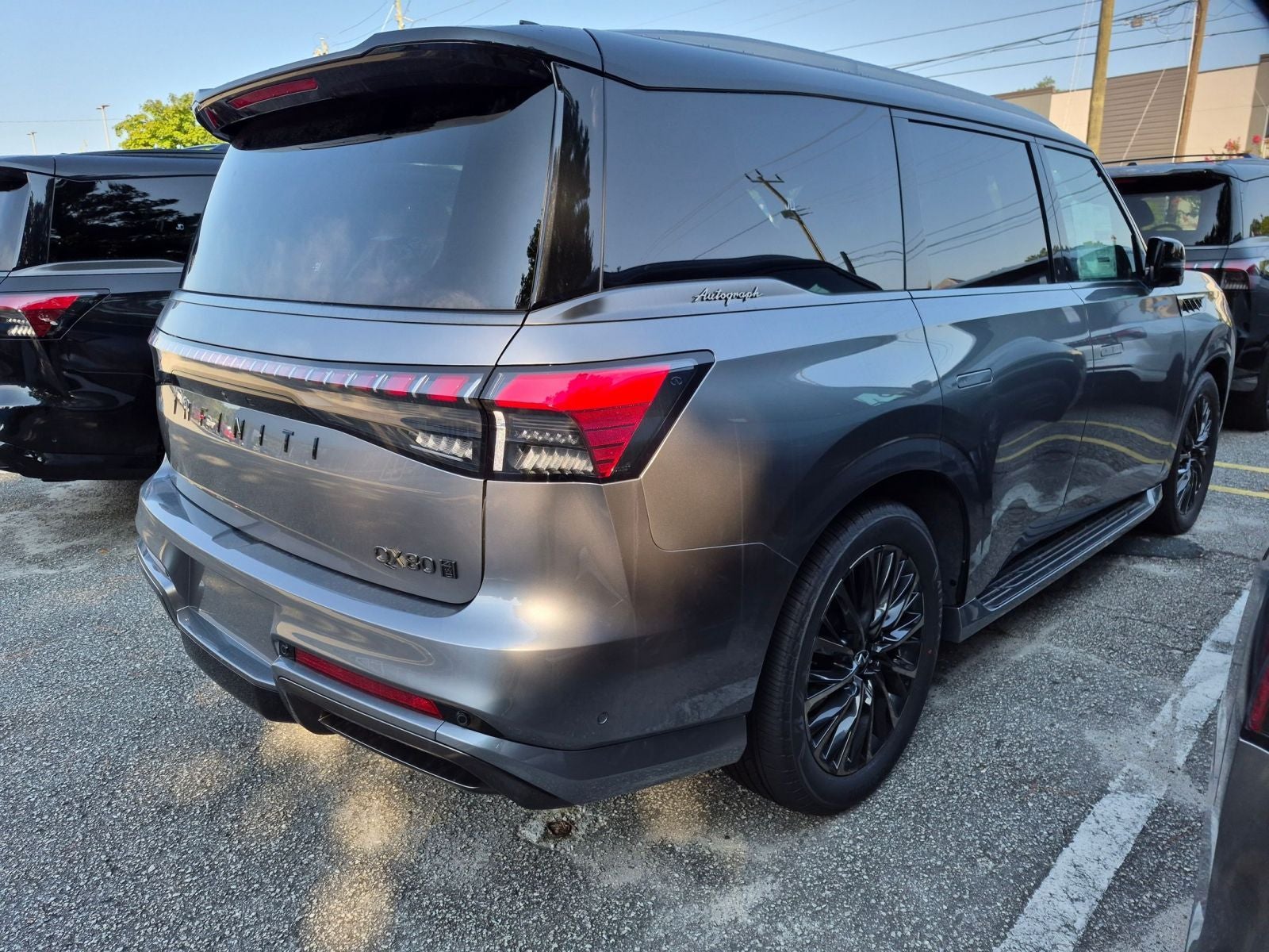 2027 INFINITI QX80 AUTOGRAPH