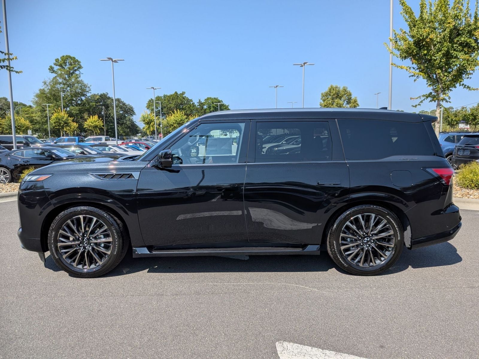 2027 INFINITI QX80 AUTOGRAPH