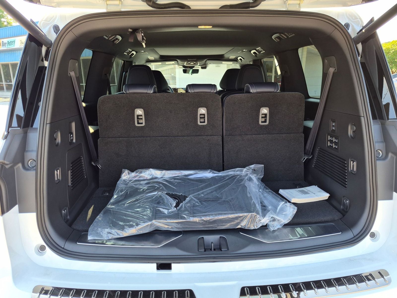 2027 INFINITI QX80 SPORT