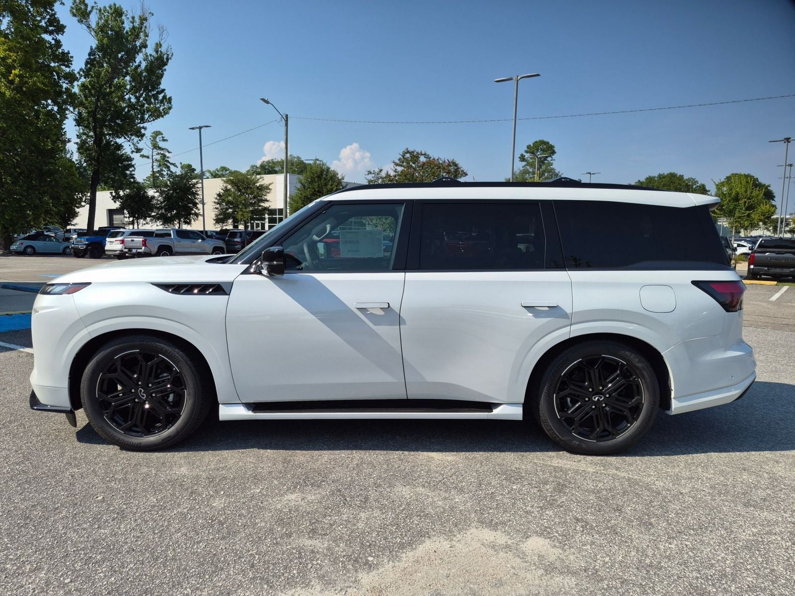 2027 INFINITI QX80 SPORT