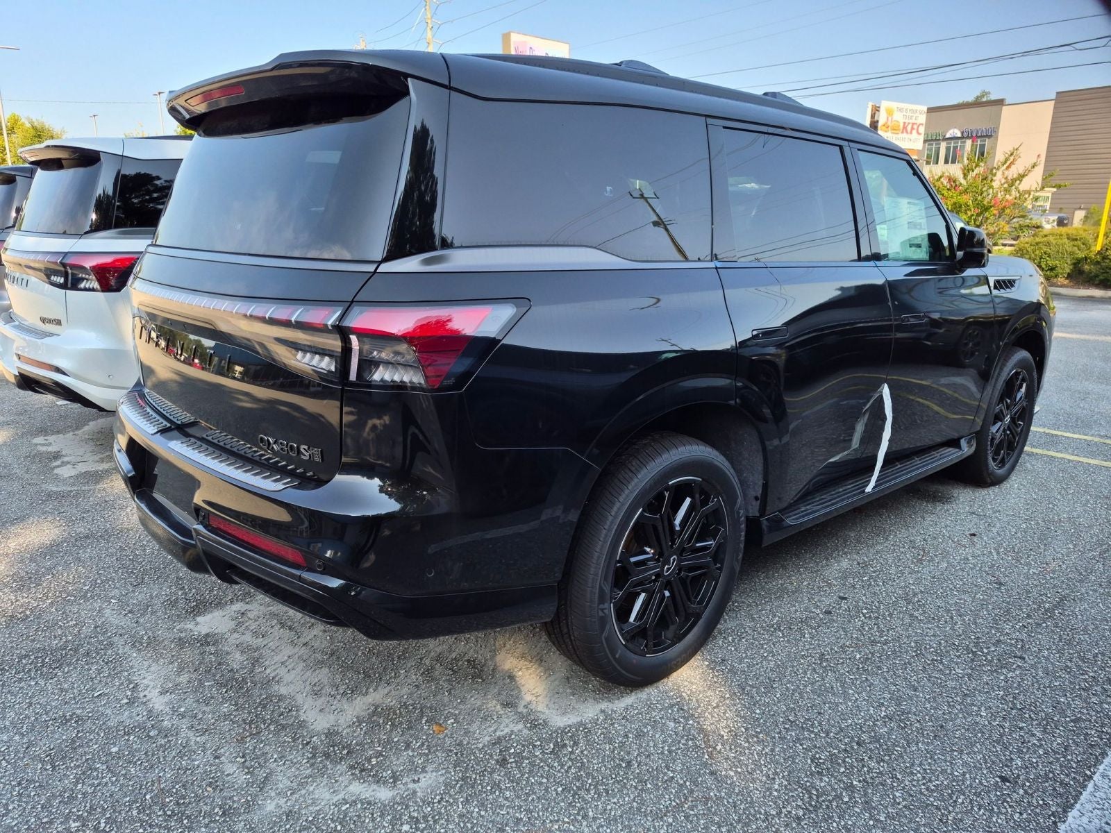 2027 INFINITI QX80 SPORT