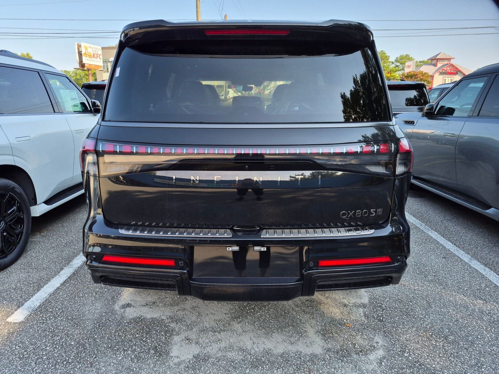 2027 INFINITI QX80 SPORT
