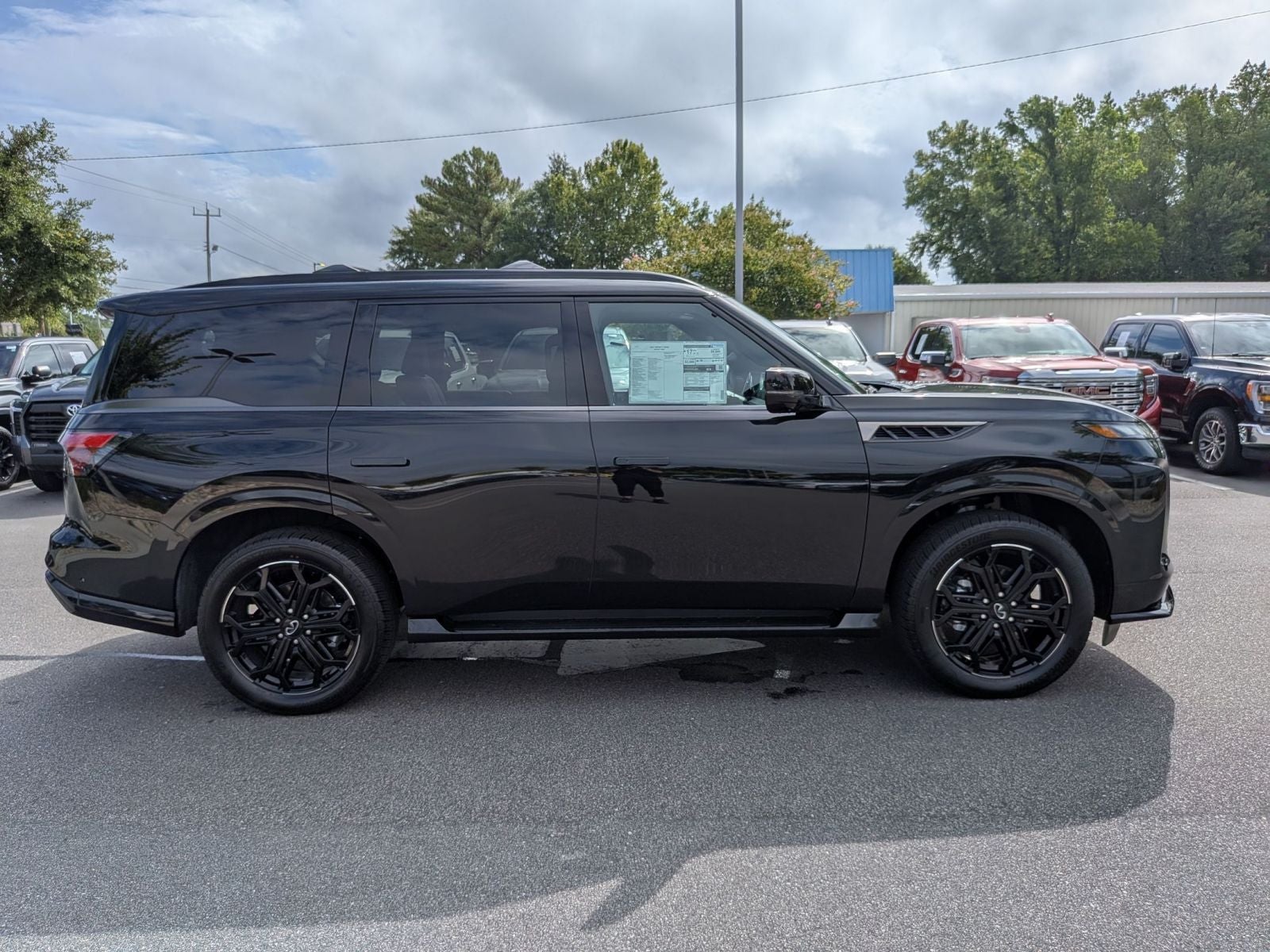 2027 INFINITI QX80 SPORT