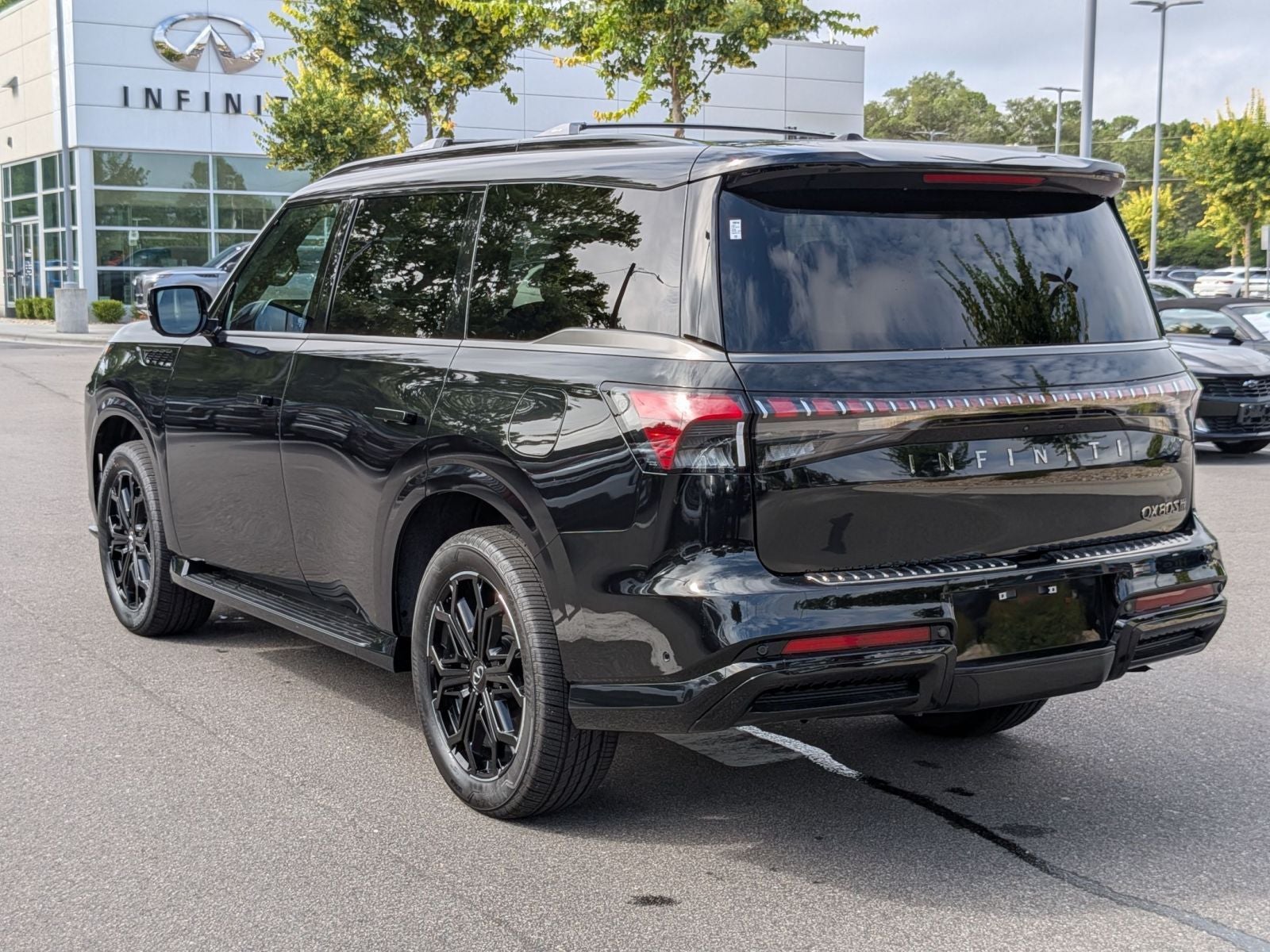 2027 INFINITI QX80 SPORT