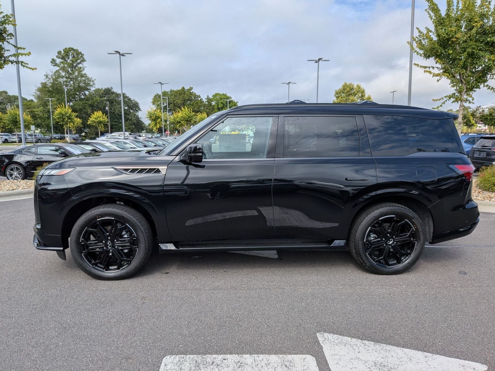 2027 INFINITI QX80 SPORT