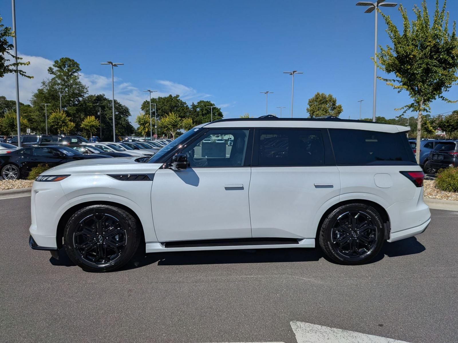 2027 INFINITI QX80 SPORT