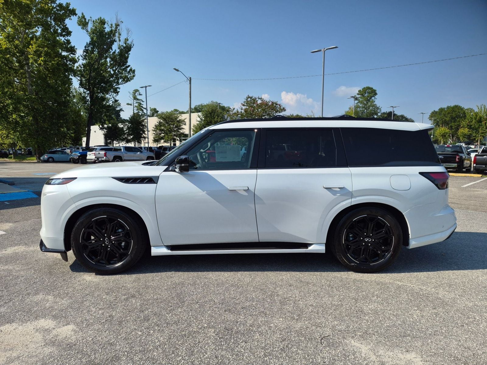 2027 INFINITI QX80 SPORT