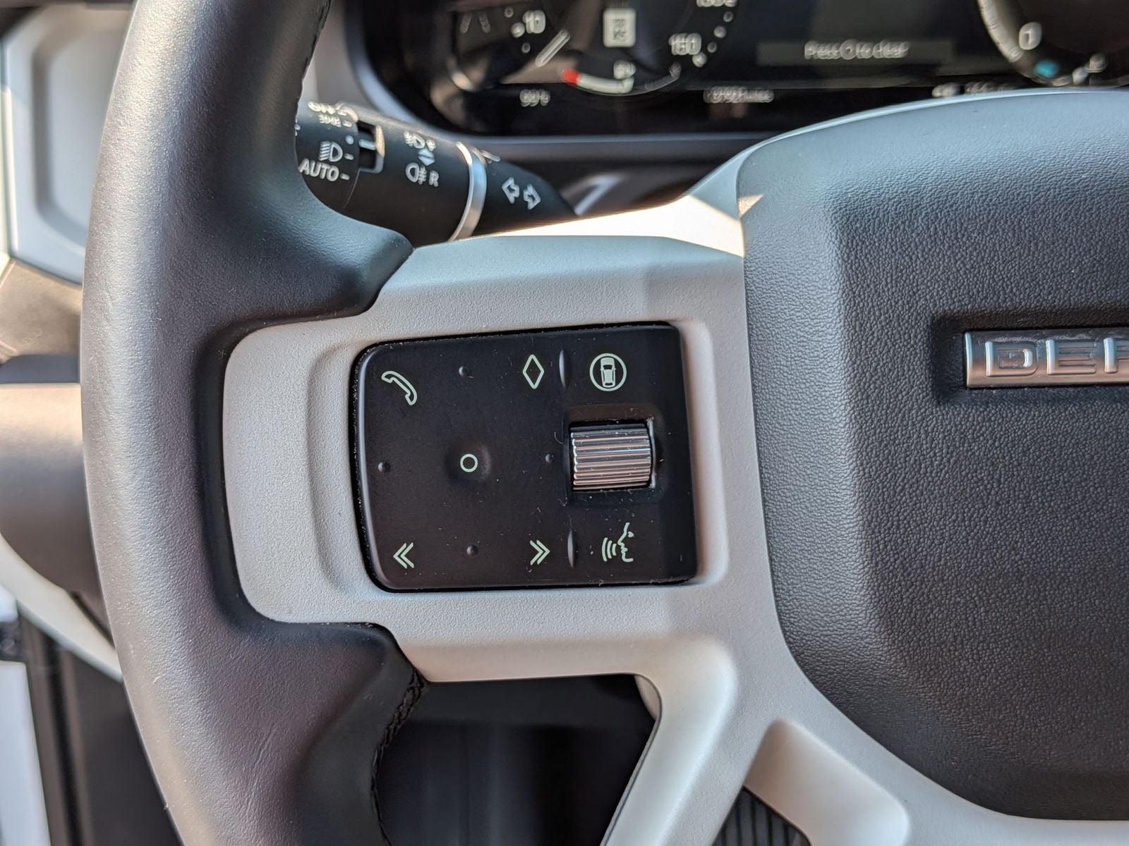 2024 Land Rover Defender 110 X-Dynamic SE