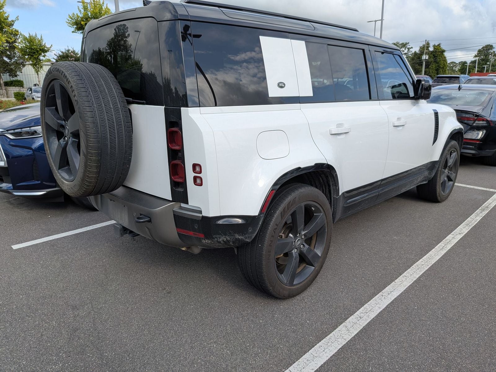 2024 Land Rover Defender 110 X-Dynamic SE
