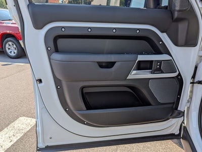 2024 Land Rover Defender 110 X-Dynamic SE