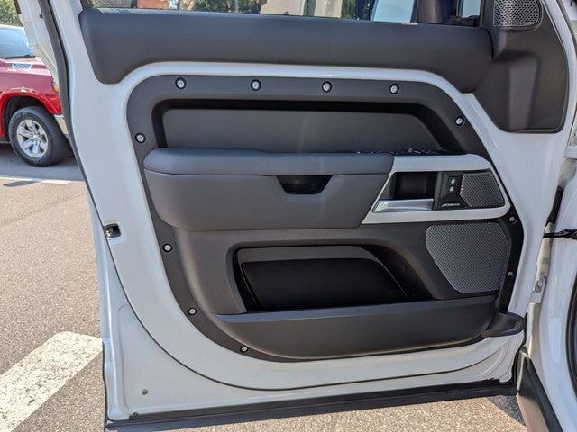 2024 Land Rover Defender 110 X-Dynamic SE