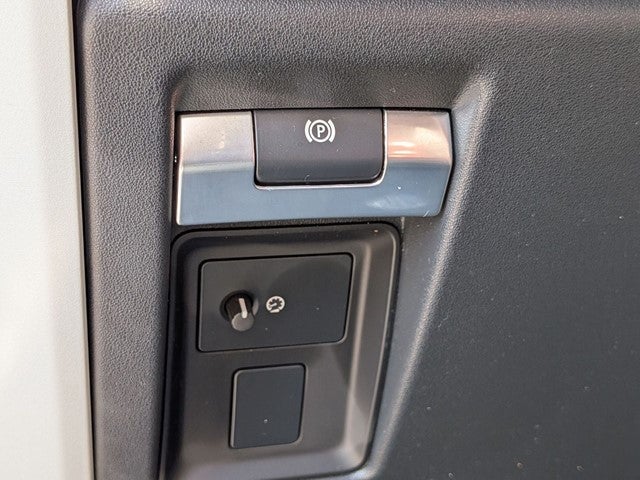 2024 Land Rover Defender 110 X-Dynamic SE