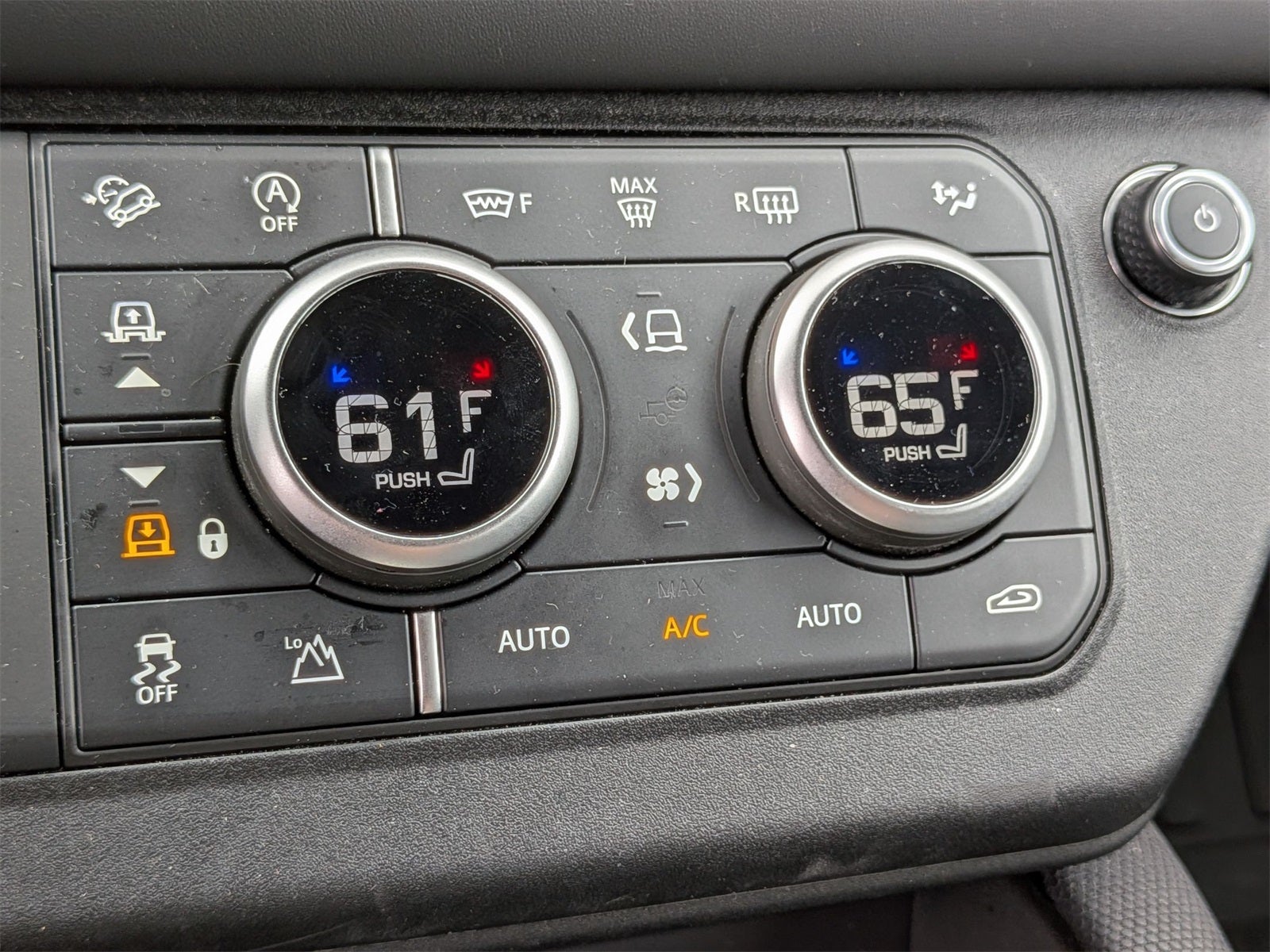 2024 Land Rover Defender 130 V8