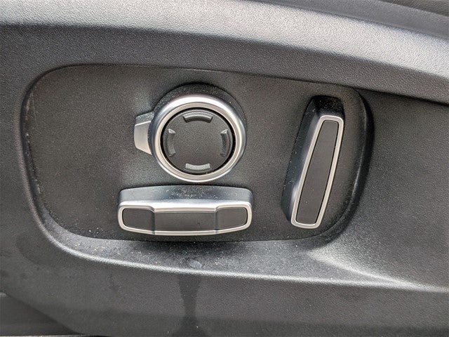 2024 Land Rover Defender 130 V8