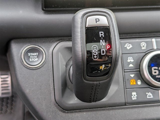 2024 Land Rover Defender 130 V8