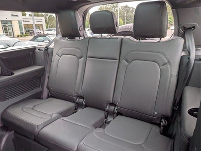 2024 Land Rover Defender 130 V8