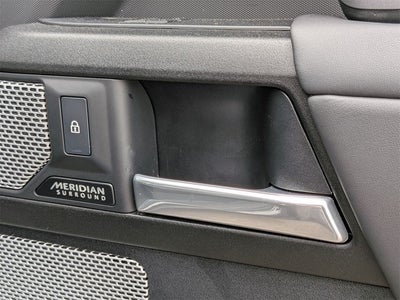 2024 Land Rover Defender 130 V8