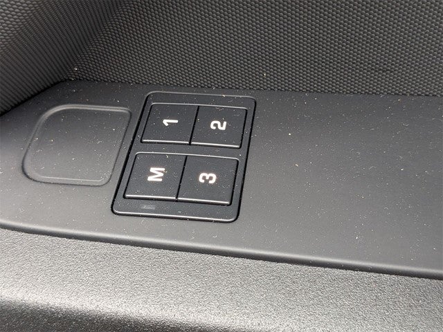 2024 Land Rover Defender 130 V8