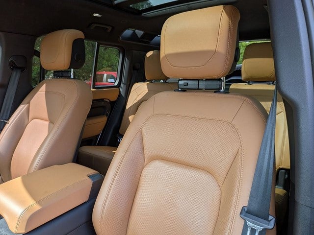 2024 Land Rover Defender 110 S