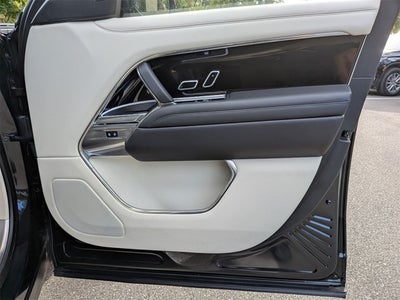 2023 Land Rover Range Rover SE