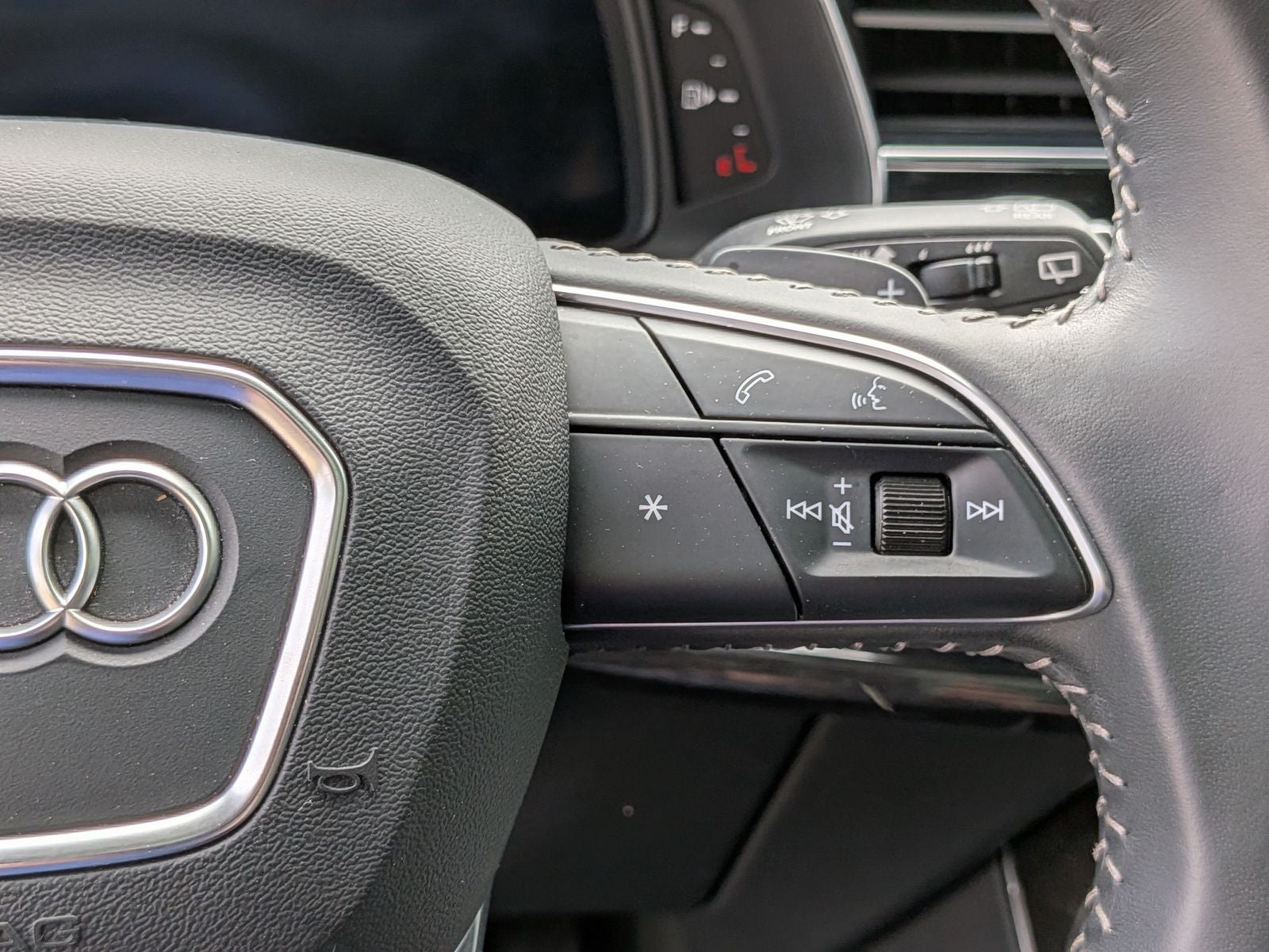 2020 Audi Q8 55 Premium Plus quattro