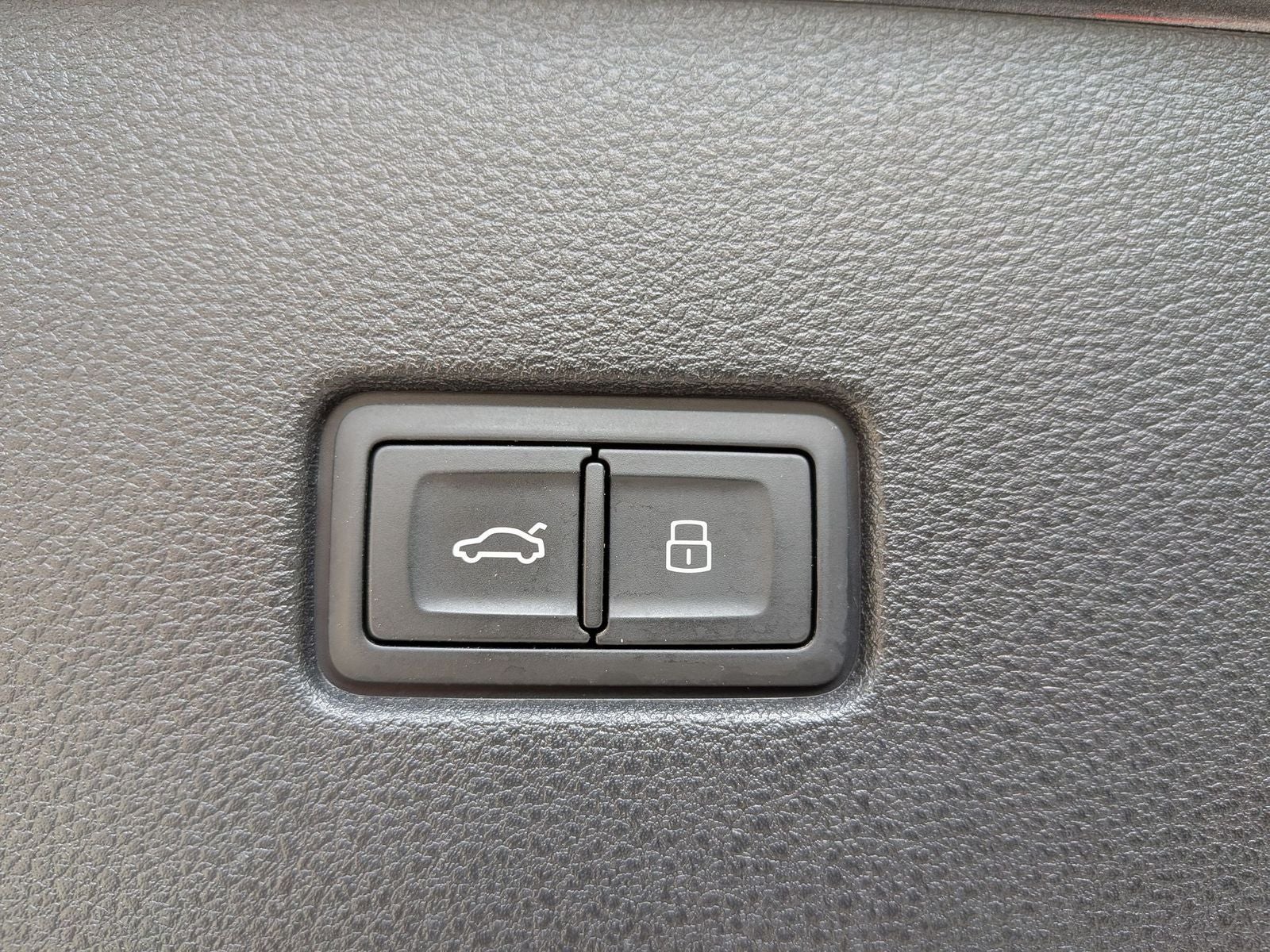 2020 Audi Q8 55 Premium Plus quattro