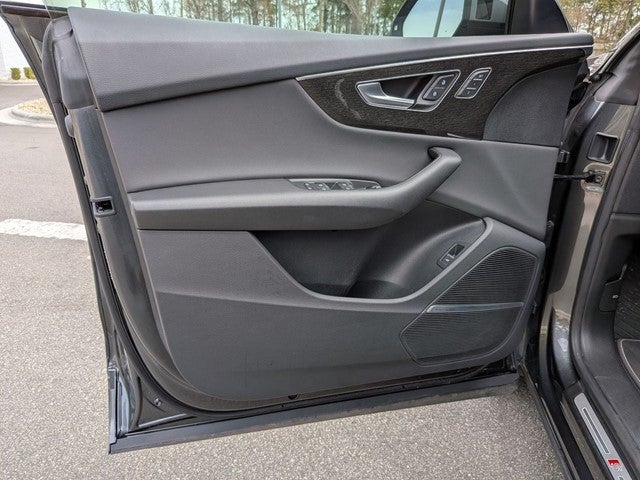 2020 Audi Q8 55 Premium Plus quattro