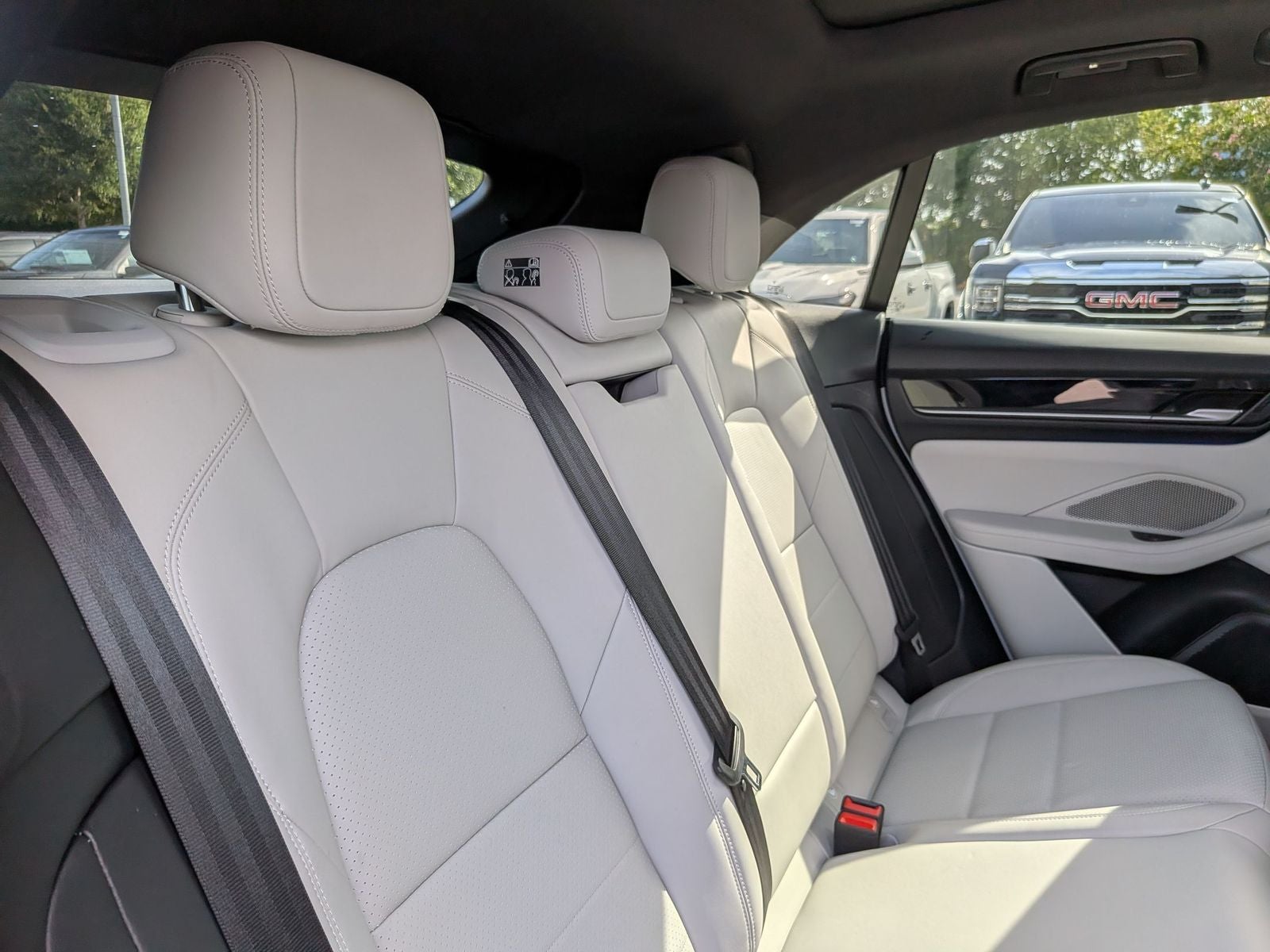 2025 Porsche Macan Electric 4