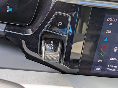 2025 Porsche Macan Electric 4
