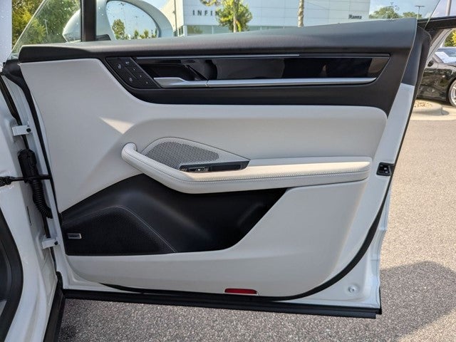 2025 Porsche Macan Electric 4