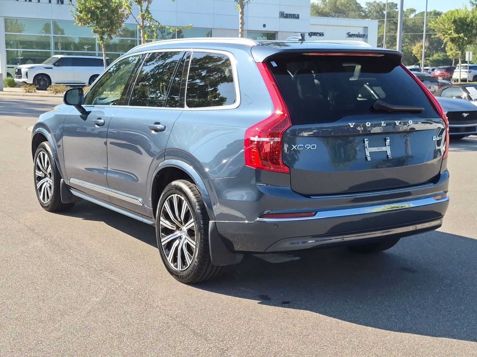 2024 Volvo XC90 B6 Plus Bright Theme
