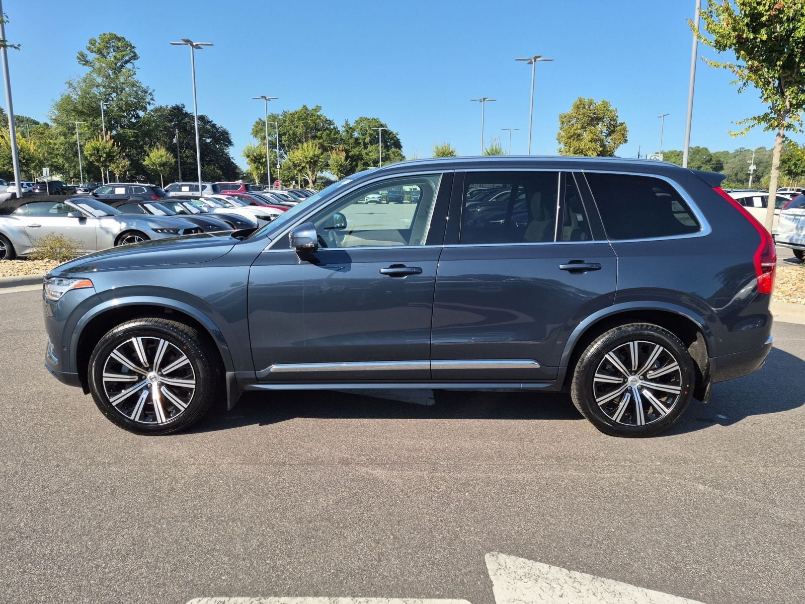2024 Volvo XC90 B6 Plus Bright Theme