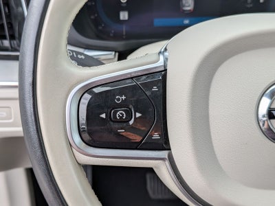 2023 Volvo XC60 B6 Ultimate Dark Theme