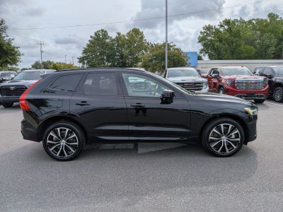 2023 Volvo XC60 B6 Ultimate Dark Theme