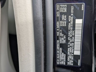 2023 Volvo XC60 B6 Ultimate Dark Theme